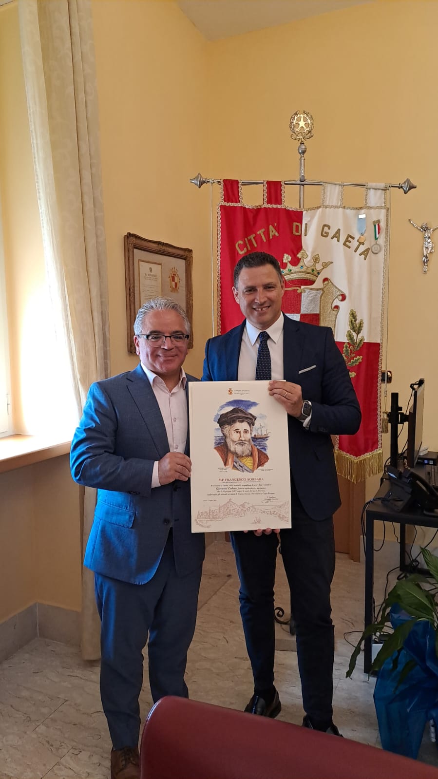 Francesco Sorbara, deputato del parlamento canadese in visita a Gaeta, ricevuto presso il Palazzo Comunale dal sindaco Leccese